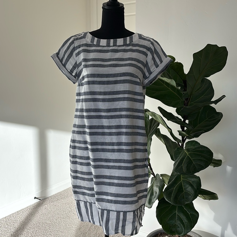 Nautica White and Blue Sheath Mini Dress with Bateau Neckline